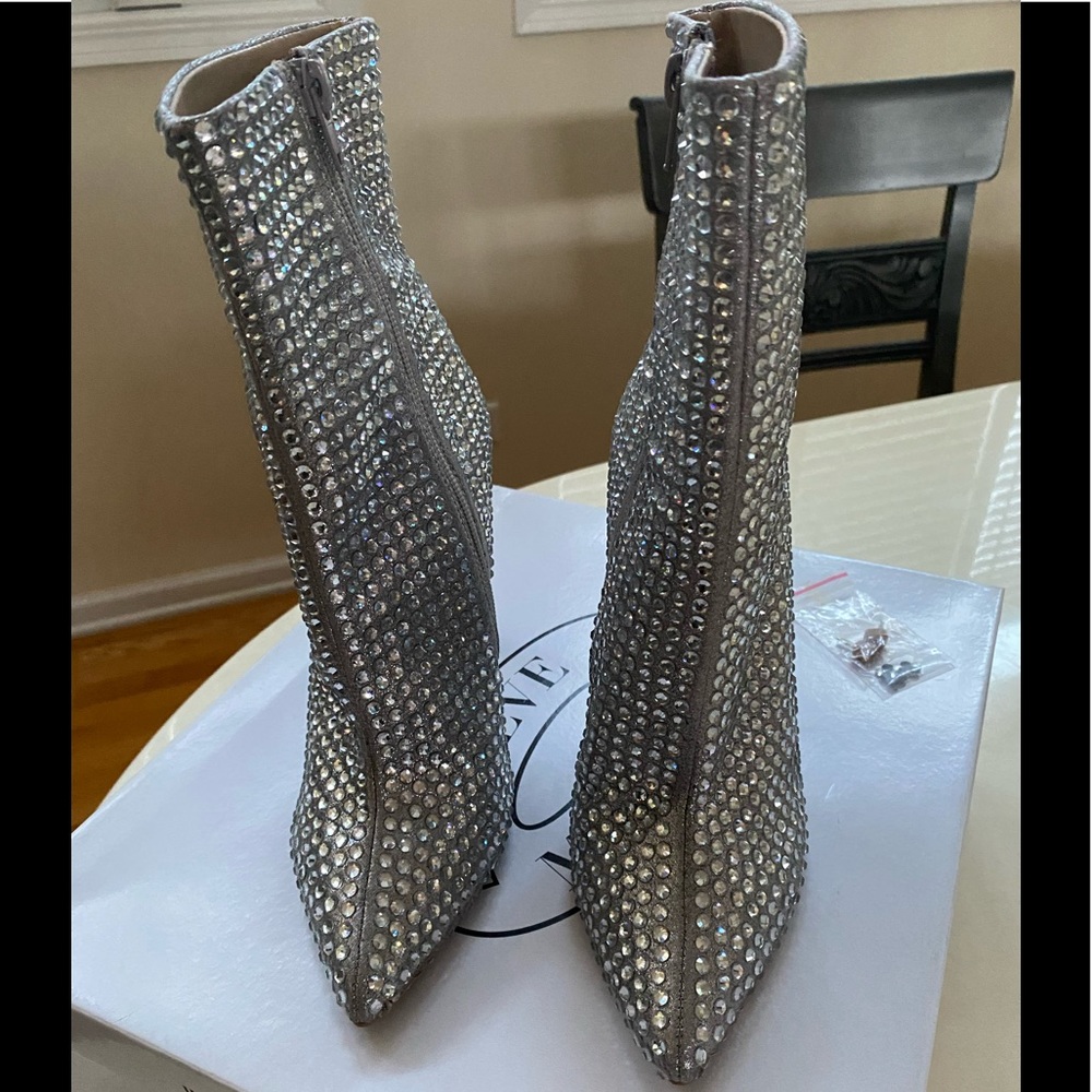 Steve Madden Winnings Rhinestone Boots NWT